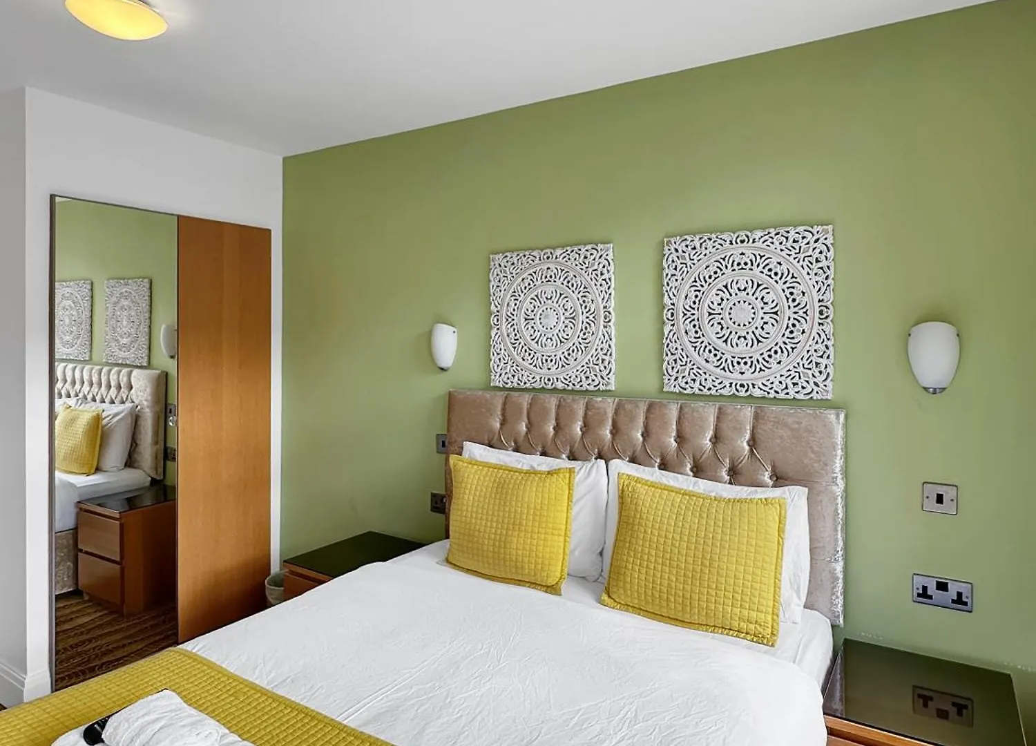 Granada Apartments Berkeley United Kingdom
