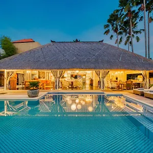 https://villa-kalis.ubudhotelsnow.com