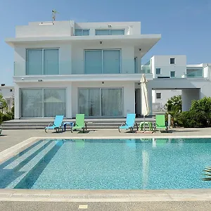 https://kalypso.hotelsatayianapa.com